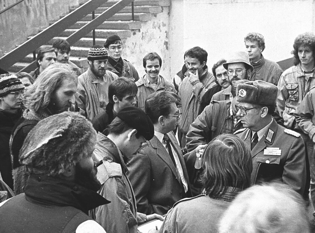 Erfurt, 04.Dezember 1989_Besetzung der Stasi-Bezirksverwaltung_Gesellschaft für Zeitgeschichte